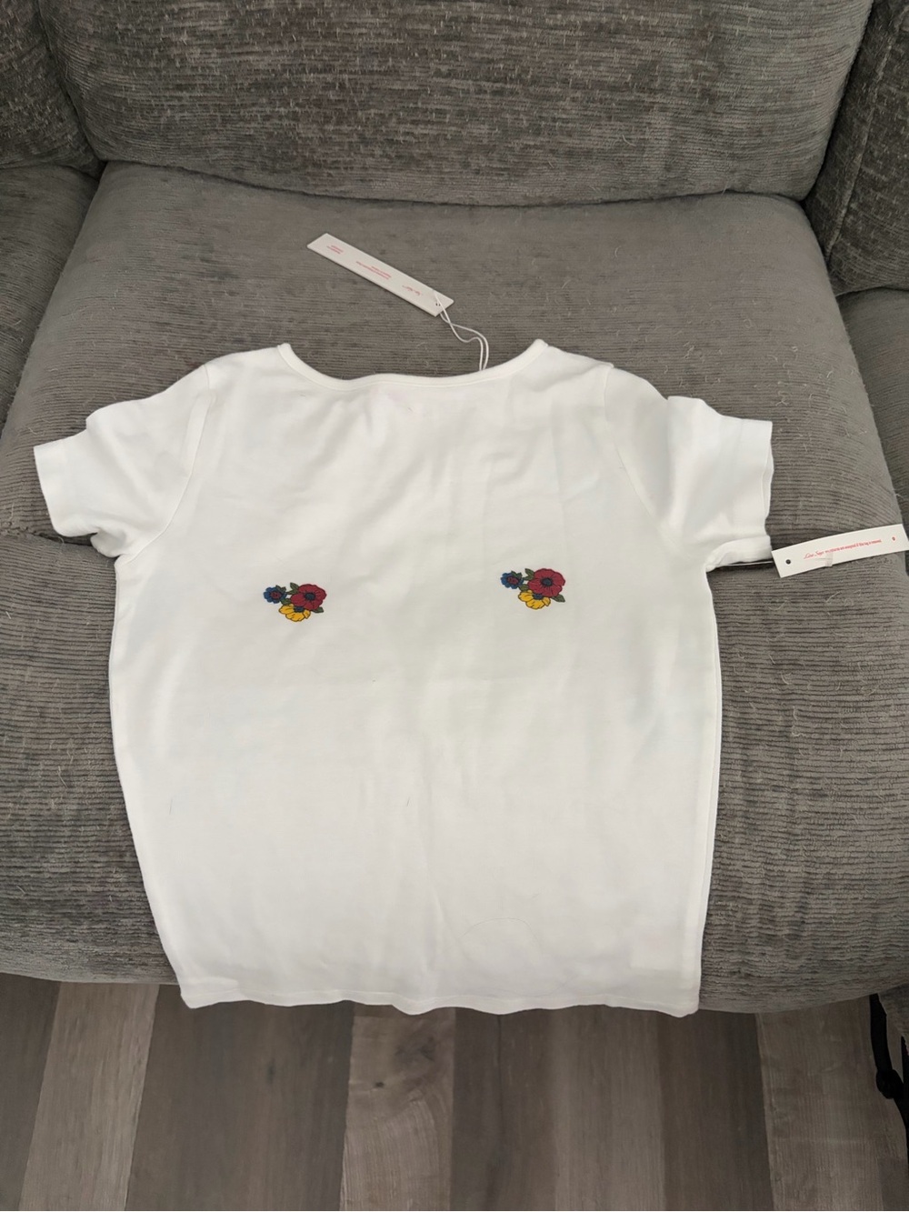 NWT. Lisa Says Gah. White Floral Tee